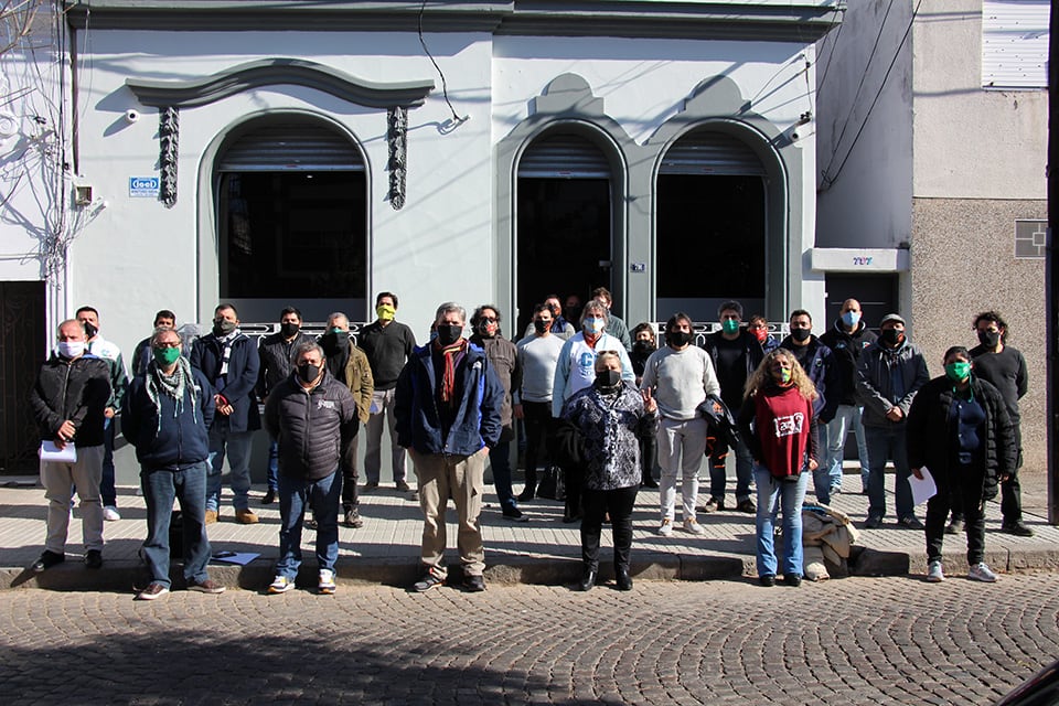 En la sede de Aceiteros, representantes de distintos gremios convocaron a la caravana