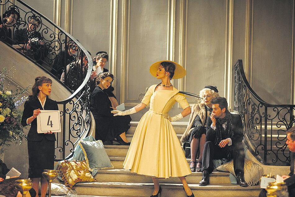 The Collection, una historia de la alta costura entre los escombros.