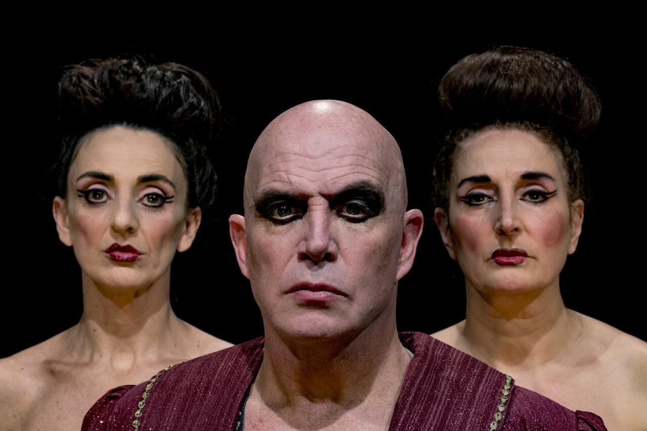 Rojos globos rojos, de Eduardo "Tato" Pavlovsky.