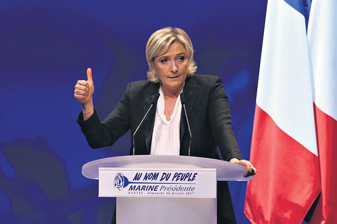 Marine Le Pen va primera en los sondeos pese a que el Frente Nacional es el partido con más causas en los tribunales.