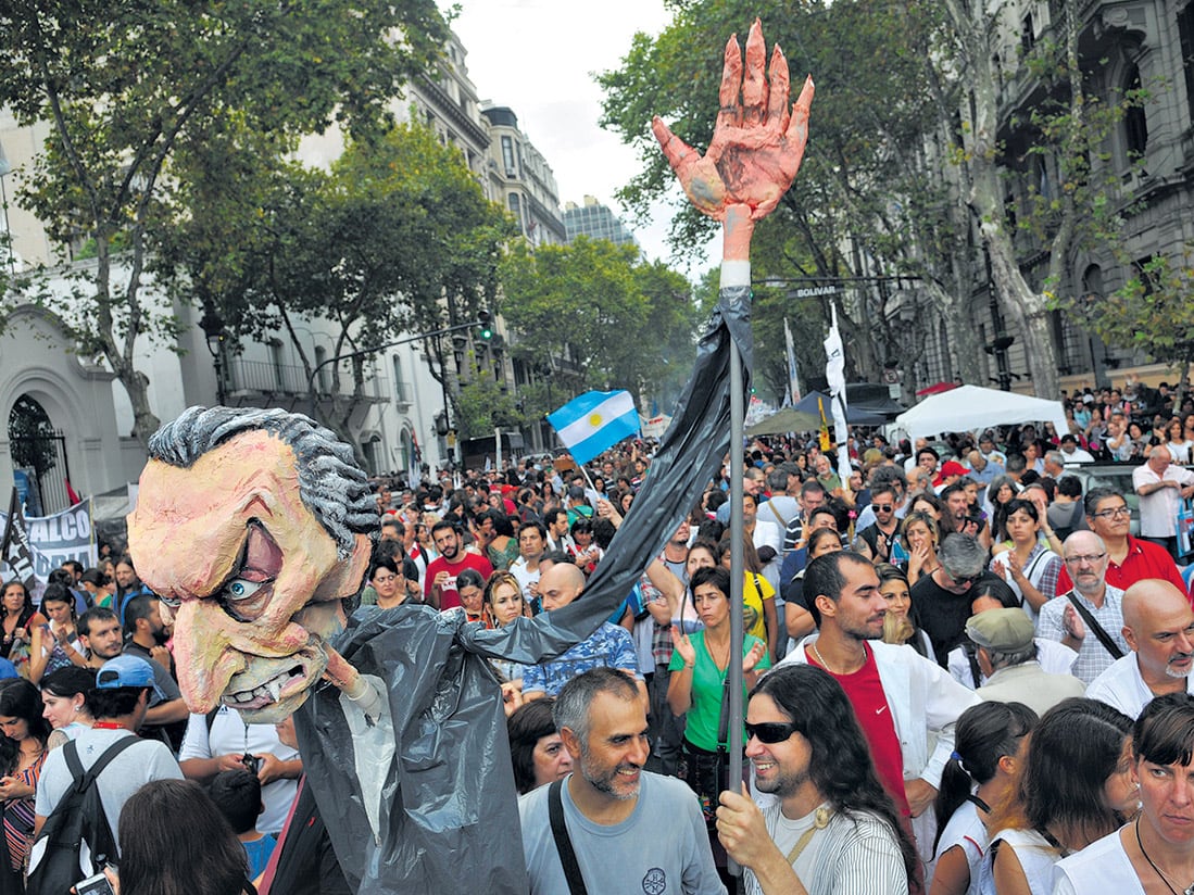 La Avenida de Mayo fue de Suteba, Ctera y de otros gremios docentes, que la ocuparon casi totalmente.