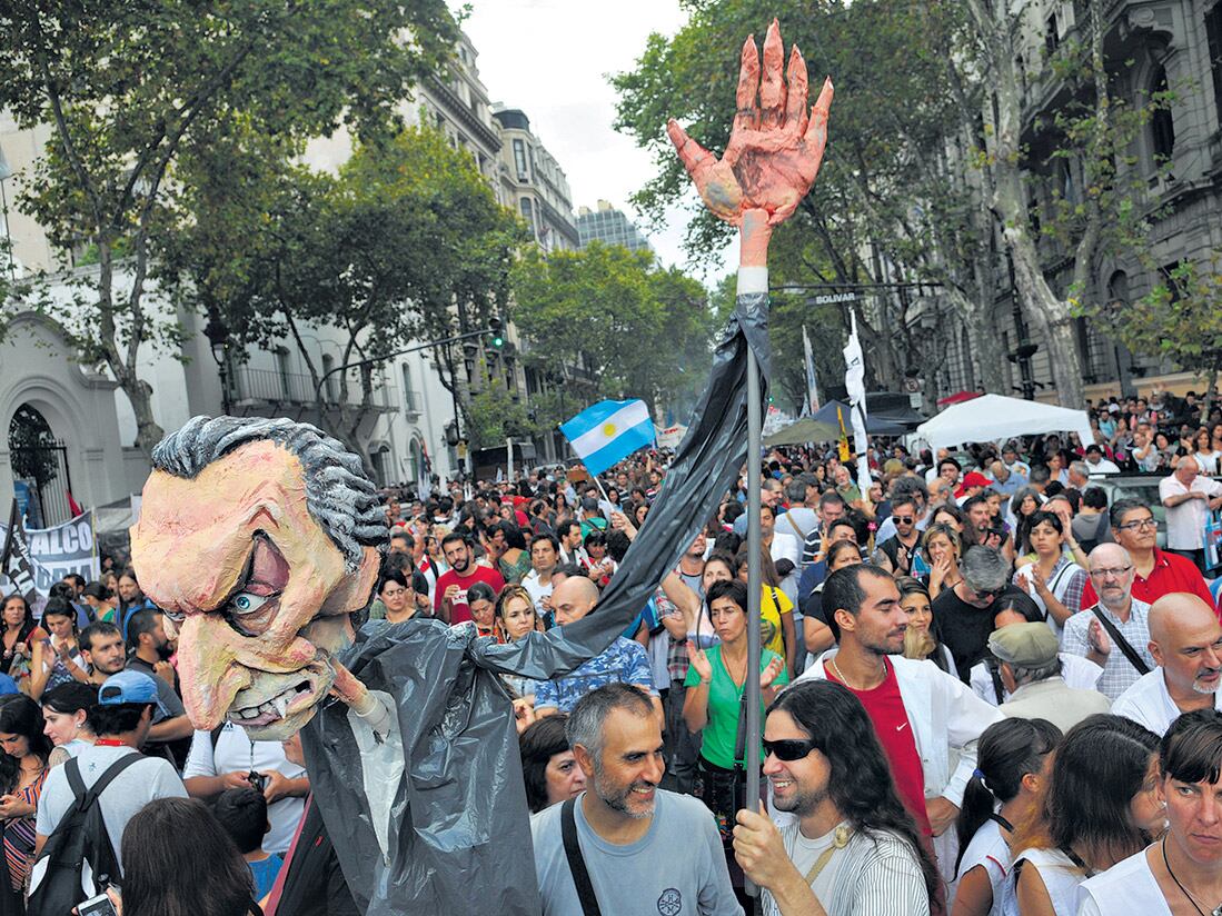 La Avenida de Mayo fue de Suteba, Ctera y de otros gremios docentes, que la ocuparon casi totalmente.