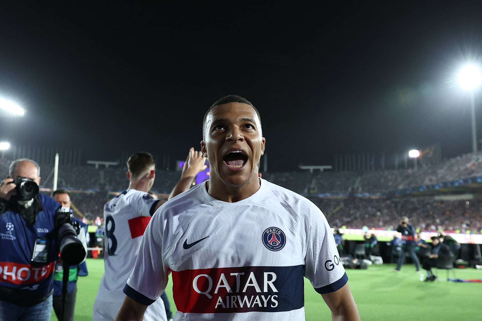 Mbappé marcó el tercero y el cuarto gol de PSG vs Barcelona.