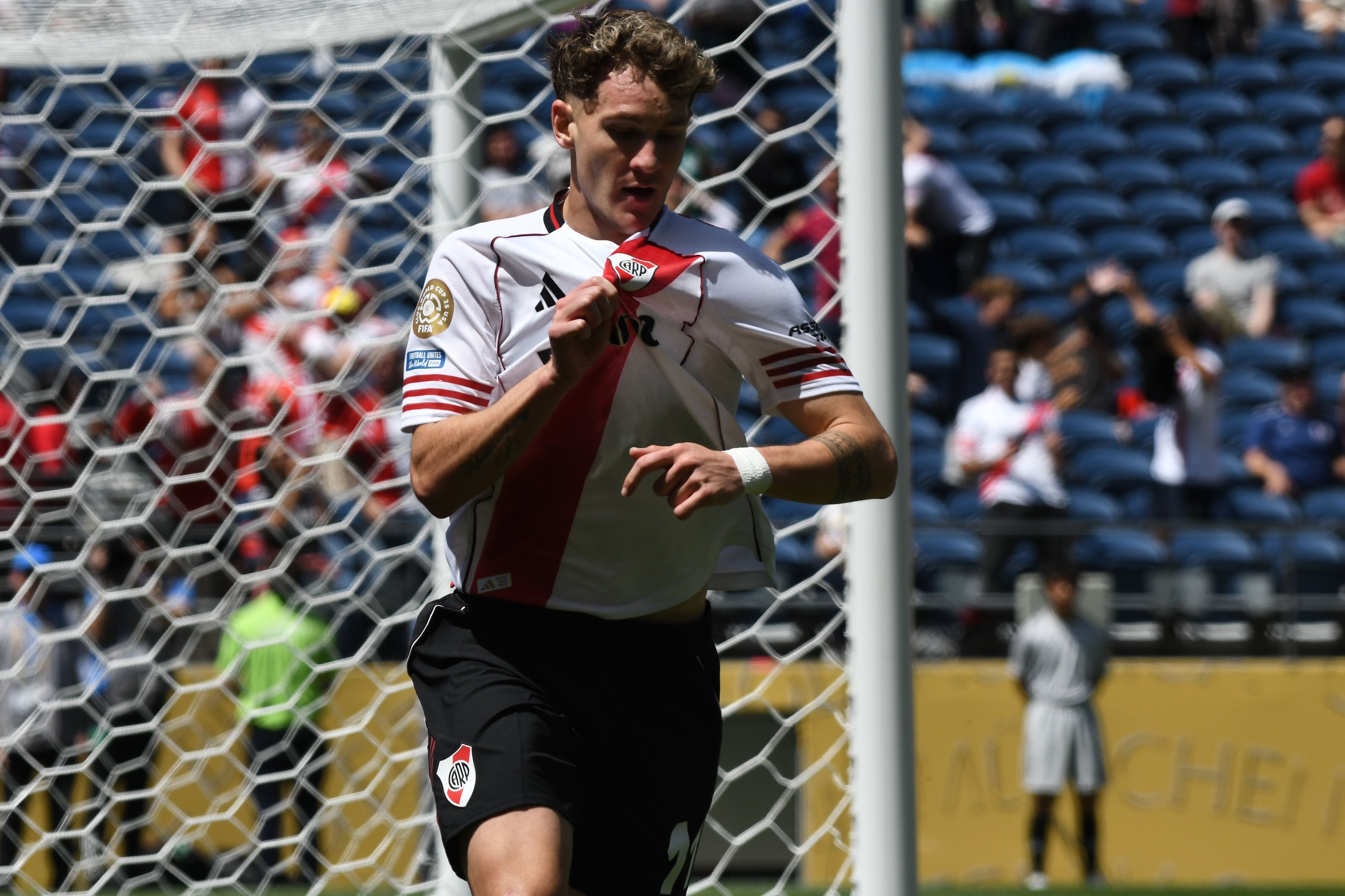 Colidio, de buen partido, festeja la apertura del marcador en el Lumen Field, de Seattle