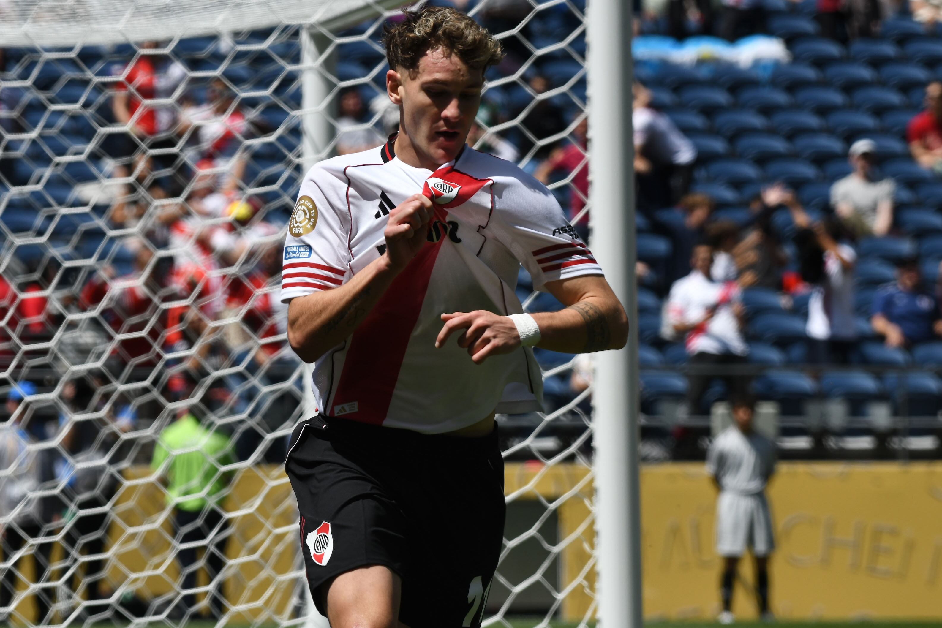 Colidio, de buen partido, festeja la apertura del marcador en el Lumen Field, de Seattle