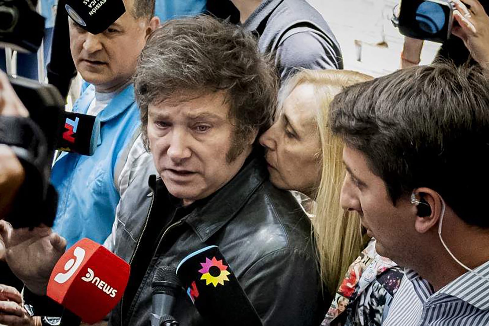 Los hermanos Milei, en su peor momento.