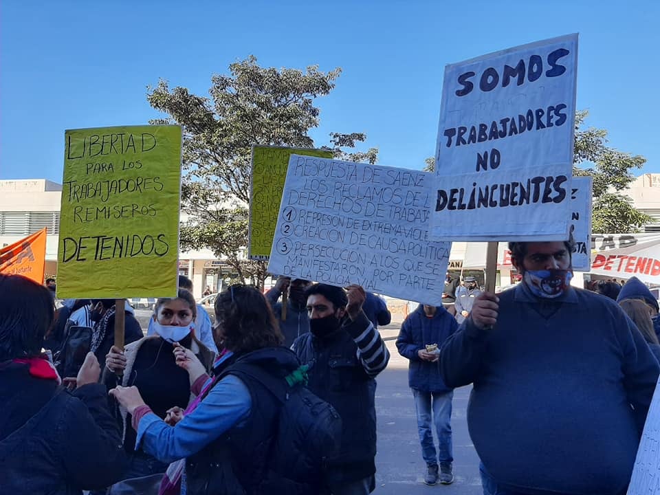 Manifestación de familiares en la Ciudad Judicial de Salta