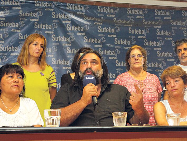 Baradel dijo que en Buenos Aires pedirán un 35 por ciento de aumento.