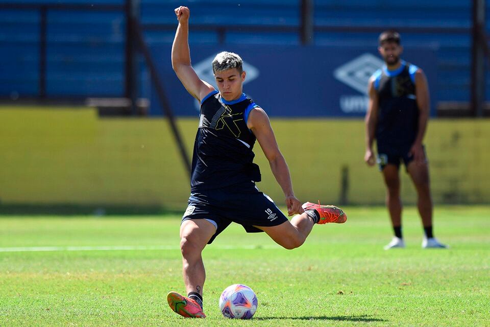 Gino Infantino es el jugador con más chances de entrar por Komar.