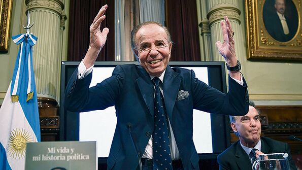 Hasta ayer, Menem estaba en libertad gracias a sus fueros.