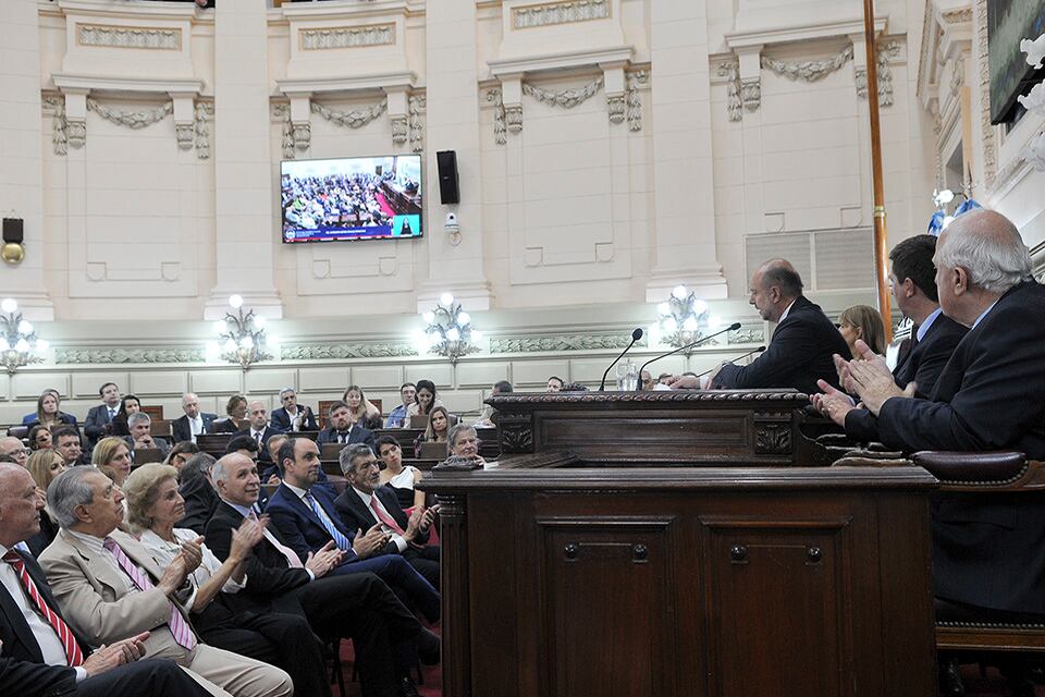 Perotti evitó nombres propios pero responsabilizó a Lifschitz por el Presupuesto. 