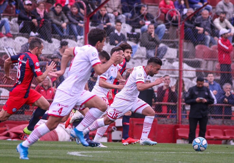 Droopy Gómez y Carlos Araujo van al ataque en un clásico contra San Lorenzo. Ambos presentaron cartas documento.