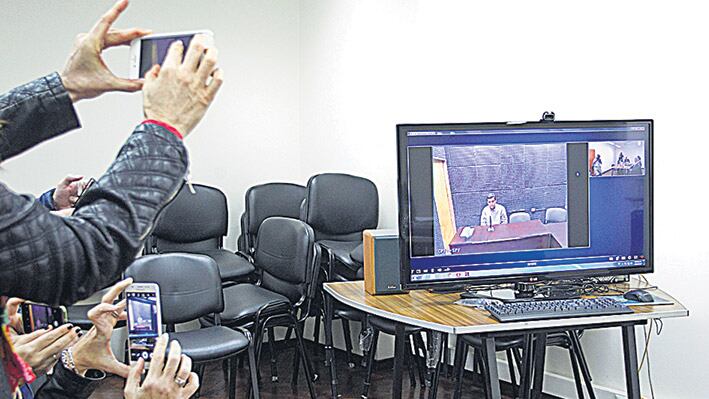 Víctor Manzanares habló por videoconferencia con los jueces Eduardo Freiler y Jorge Ballestero.