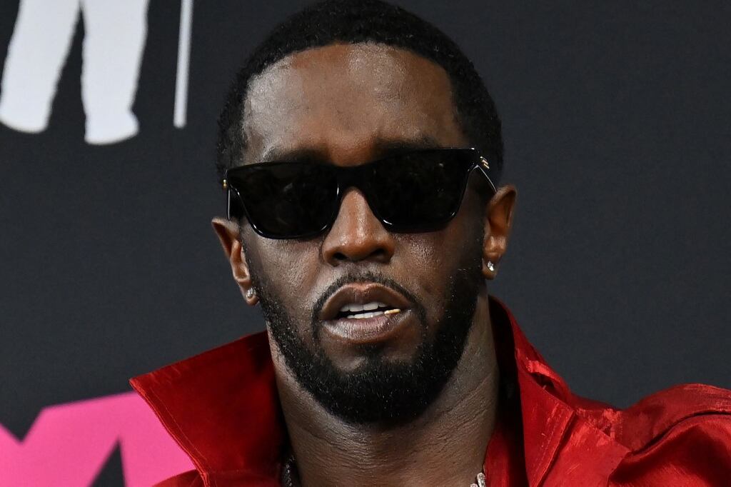 P. Diddy seguirá en la cárcel hasta que comience el juicio en su contra en mayo del año que viene.