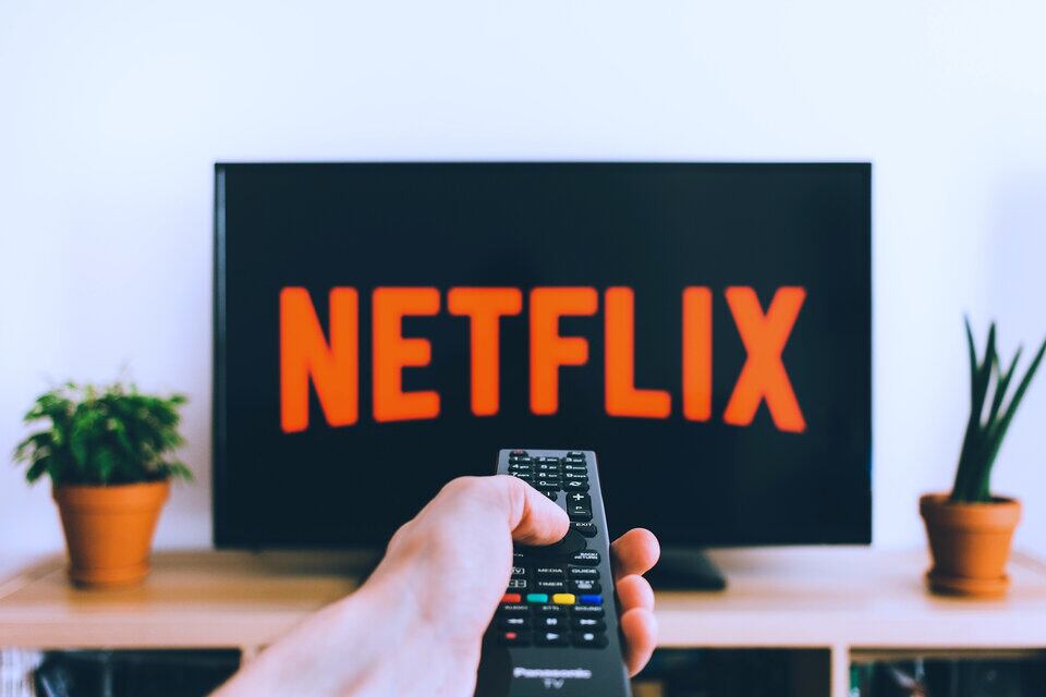 "Netflix Basic With Ads" se lanzará en noviembre en 12 países.