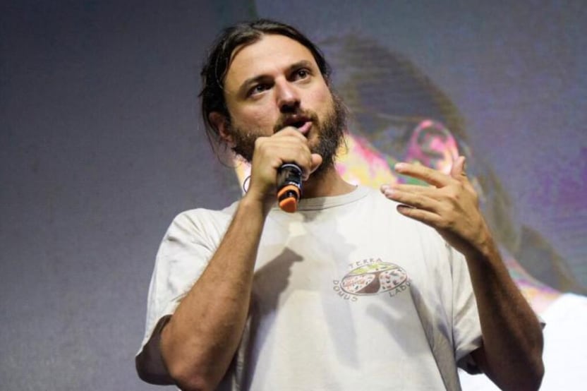 Cañones. Grabois los apuntó esta vez contra la distibuidora de energía.