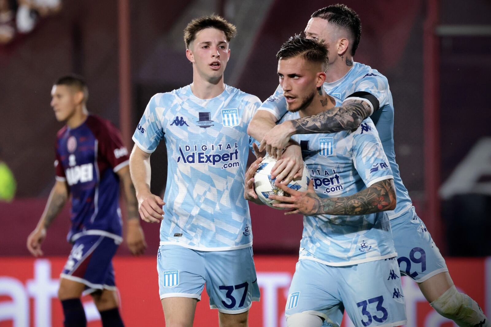 Piovi recibe las felicitaciones de Baltazar Rodríguez y Moreno