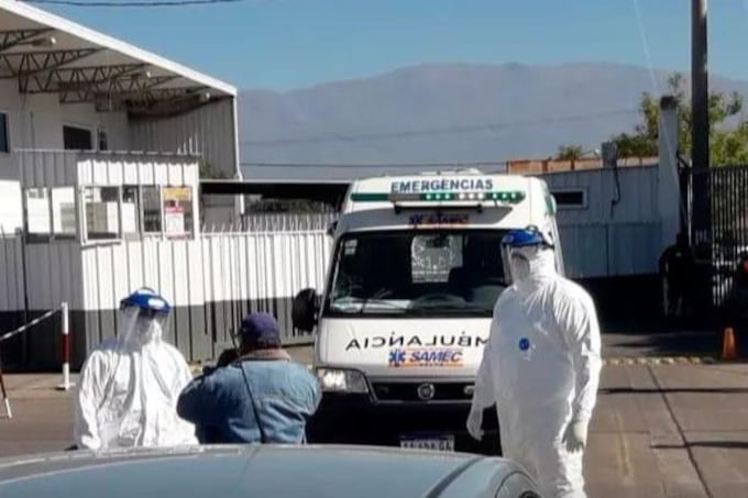 Momento en que llegó la ambulancia del SAMEC al CCM