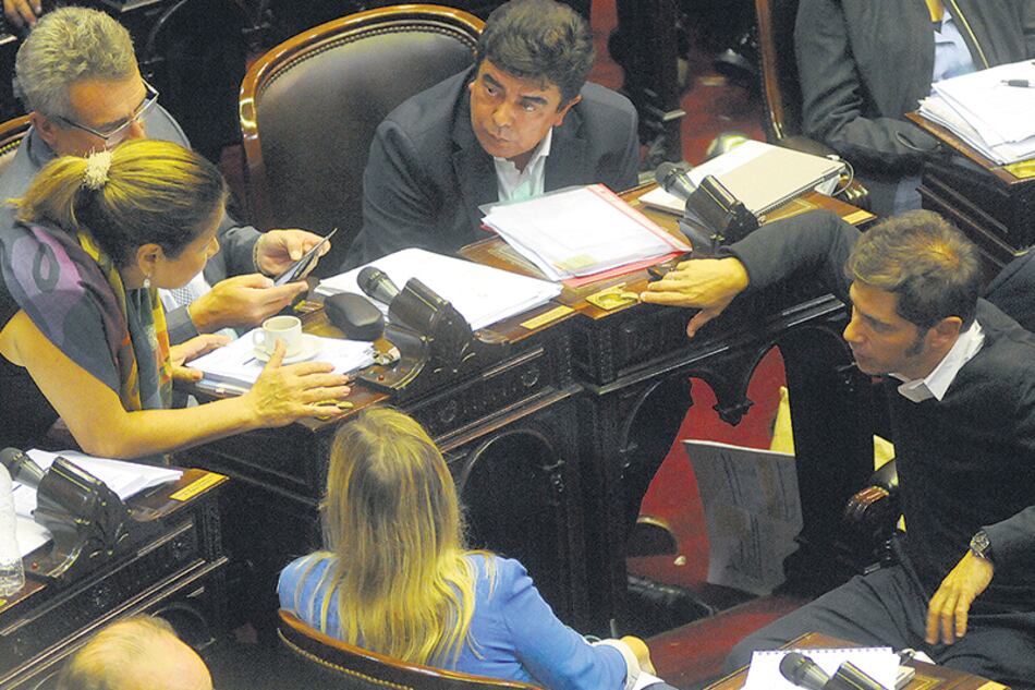 La oposición volverá a la carga mañana en su intento de darle media sanción al proyecto contra el tarifazo.