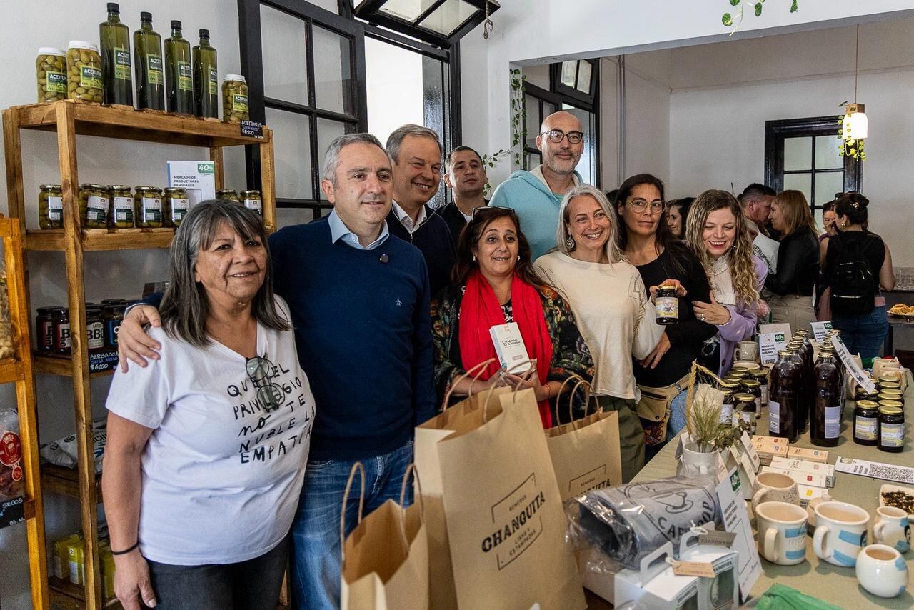 La inauguración del almacén de la Comunidad en Burzaco.