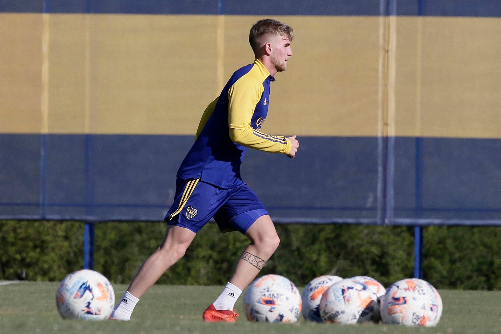 Boca se entrenó a la espera del partido ante Patronato.