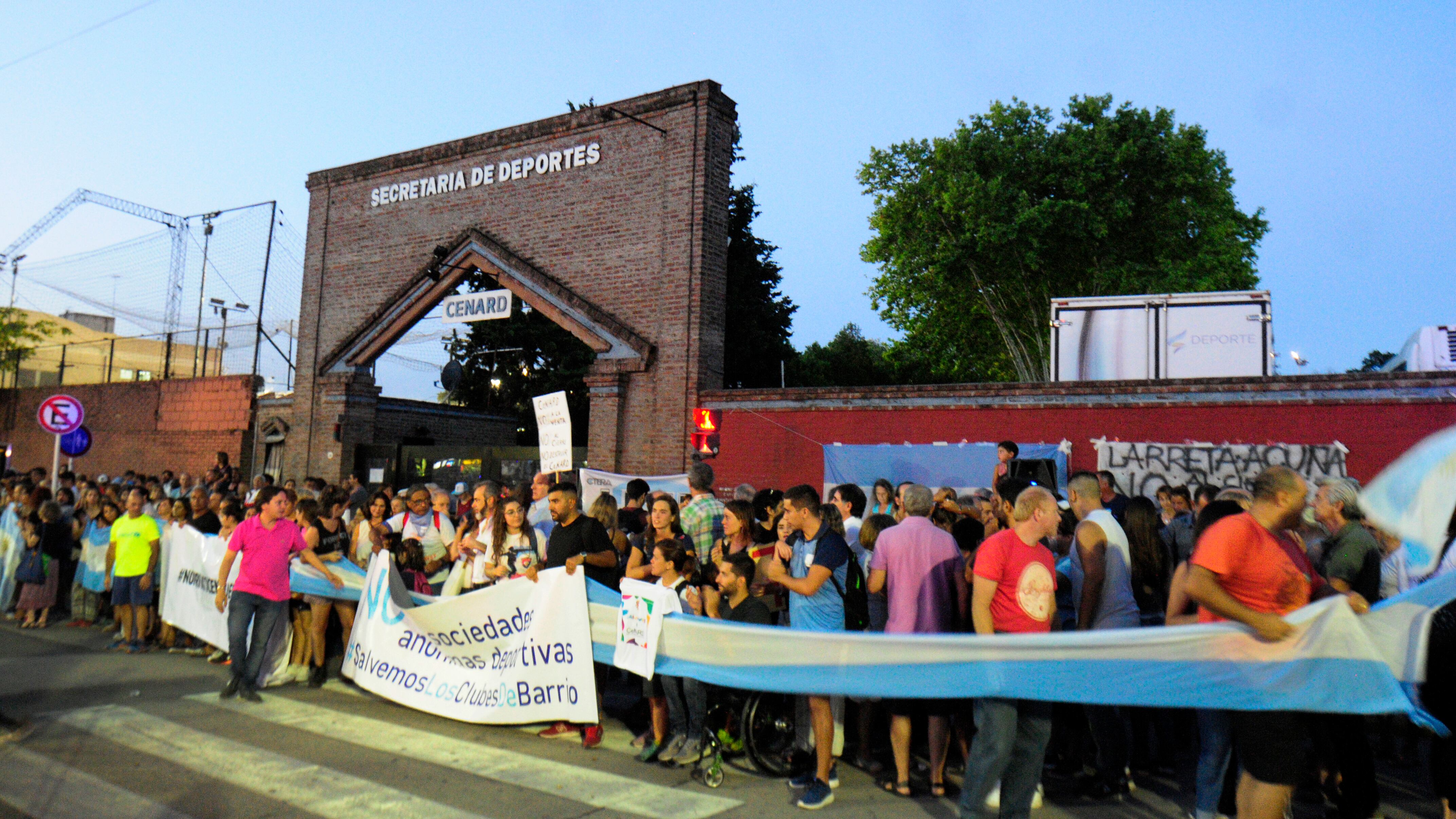 Convocan este martes a una marcha en el Cenard por el deporte y la enseñanza pública.