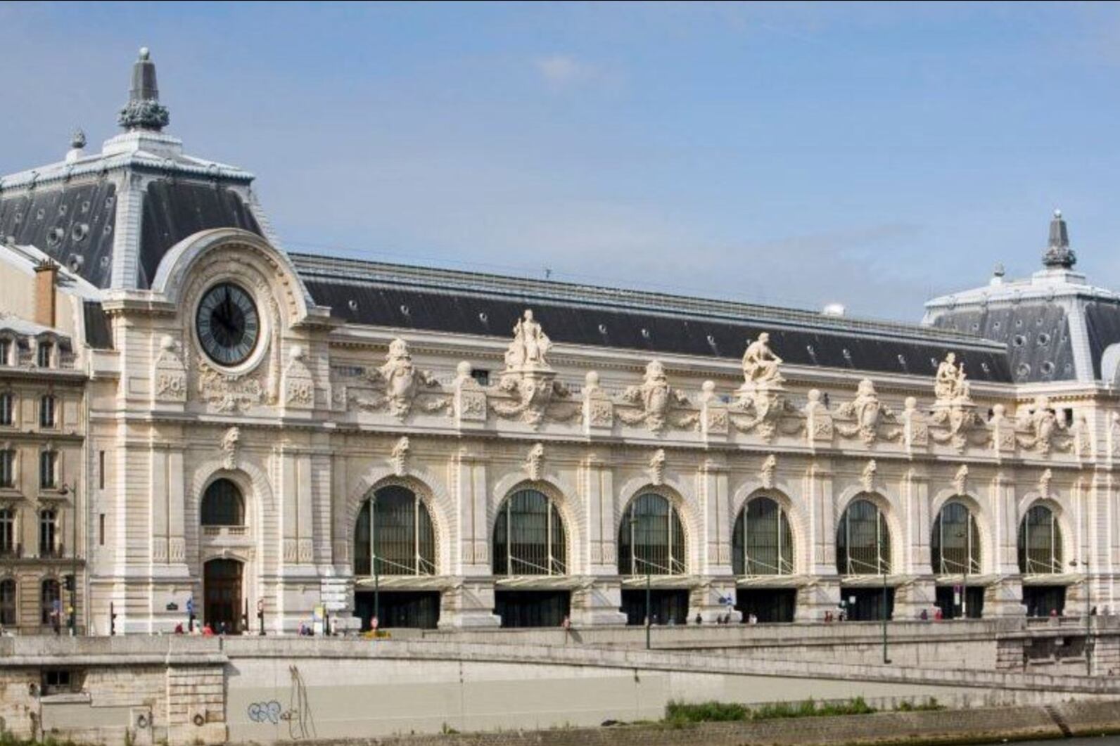 Detienen a dos personas en el Museo de Orsay: sospechan que iban a vandalizar una obra de Monet