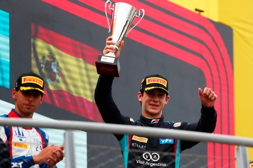 Colapinto celebra su triunfo en el podio de Monza