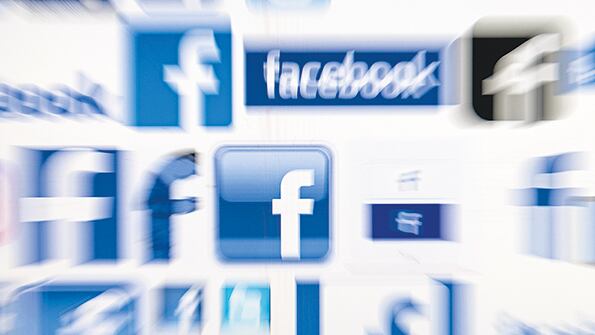 Facebook, la red social más grande del mundo, decidió bajar la circulación de noticias calificadas como “falsas”.