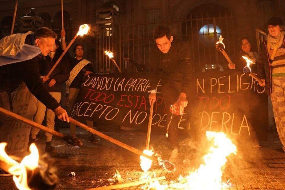 Los discursos de odio alternan sus ataques entre las redes sociales y las calles