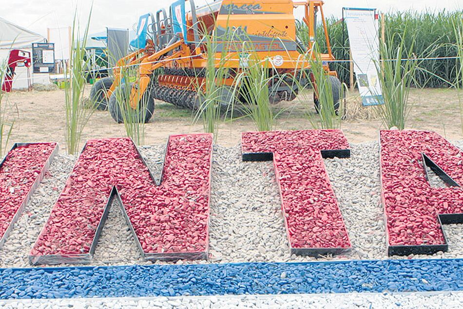 El libro, Plaguicidas en el ambiente, cuestiona el agronegocio.