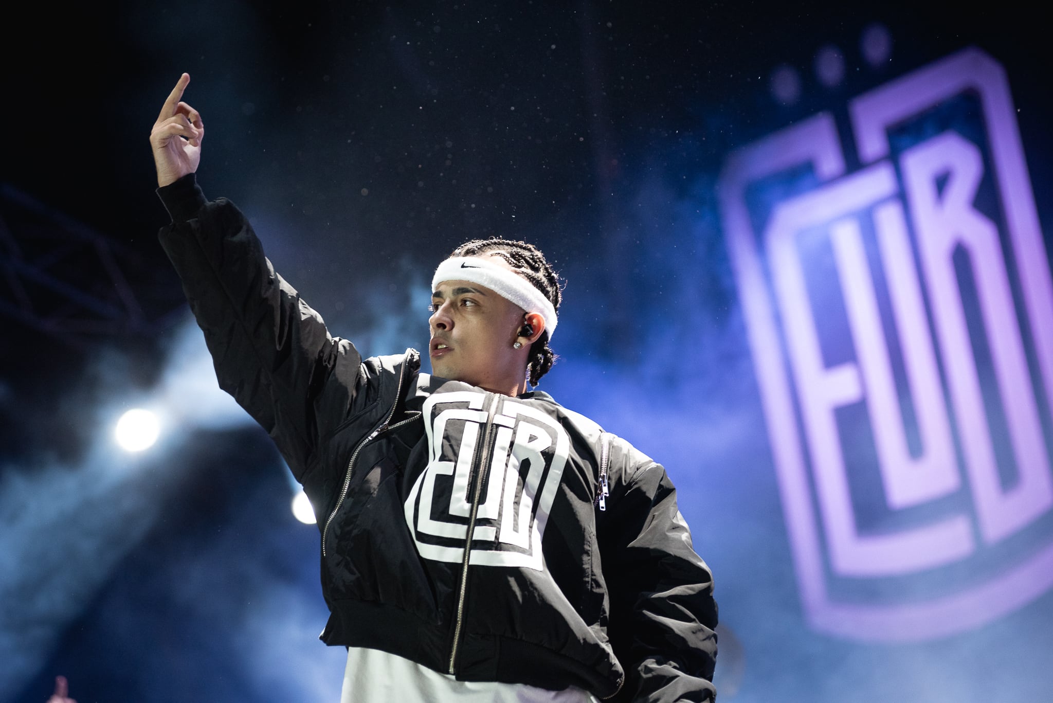 "La música es unión. En un mundo donde nos quieren dividir, somos todos familia y tenemos que estar juntos", dijo Trueno, anoche en Ferro