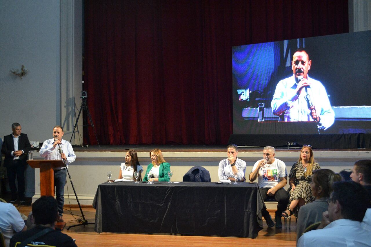 Quintela toma la palabra en la apertura del "Ciclo de Encuentros Esperanza Federal".