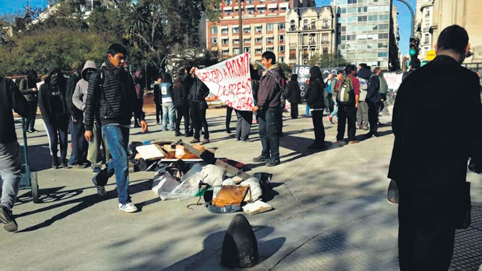 La protesta fue para reclamar la liberación de Facundo Jones Huala.