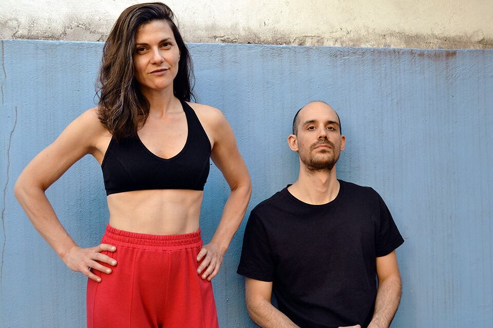 Shocron, en piano, cello y voz y Díaz con batería, percusión y objetos.