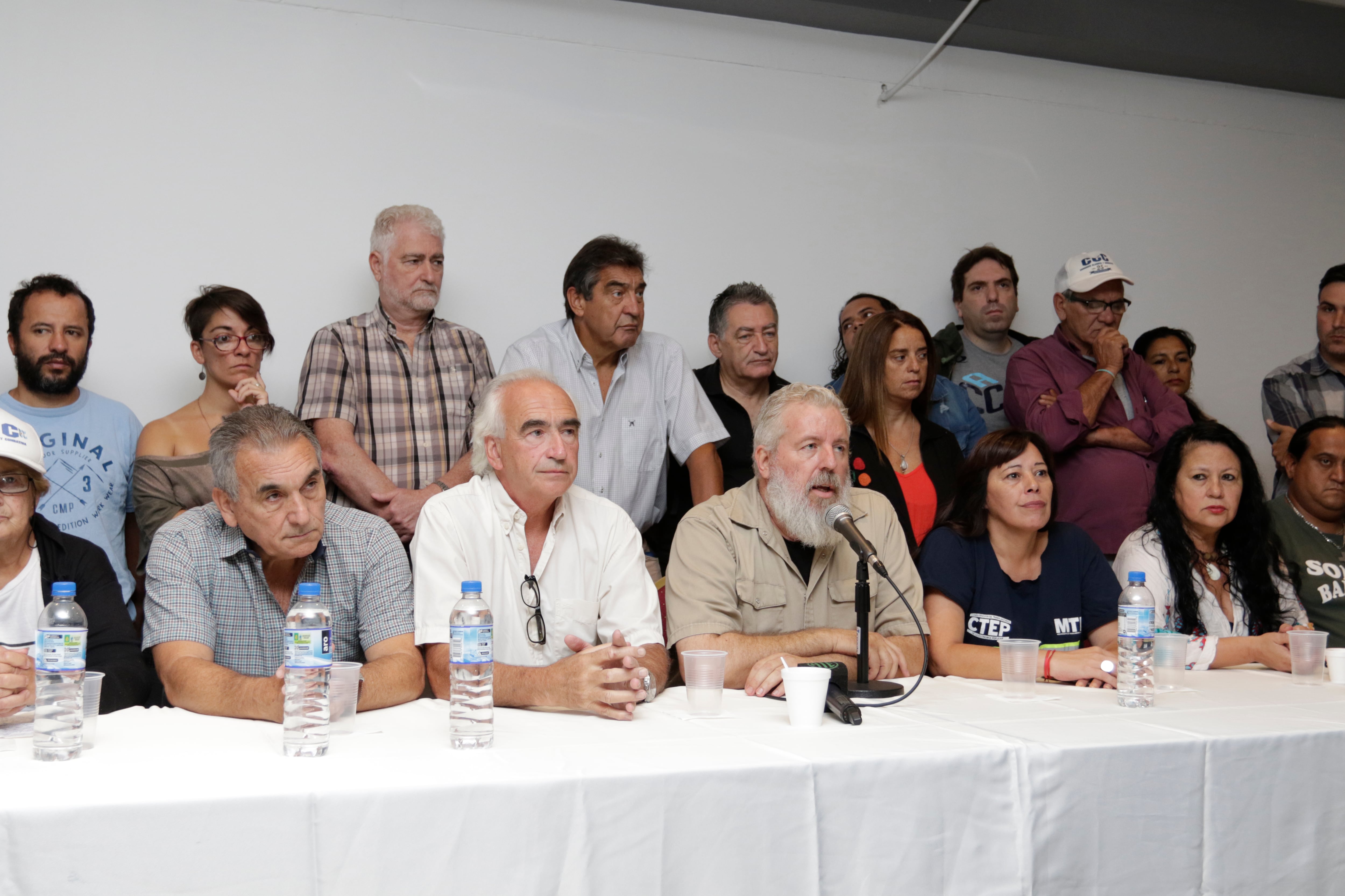 Movimientos sociales y sindicatos anunciaron la marcha en rueda de prensa.
