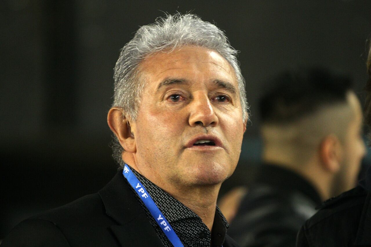 Burruchaga tiene varios problemas para resolver.