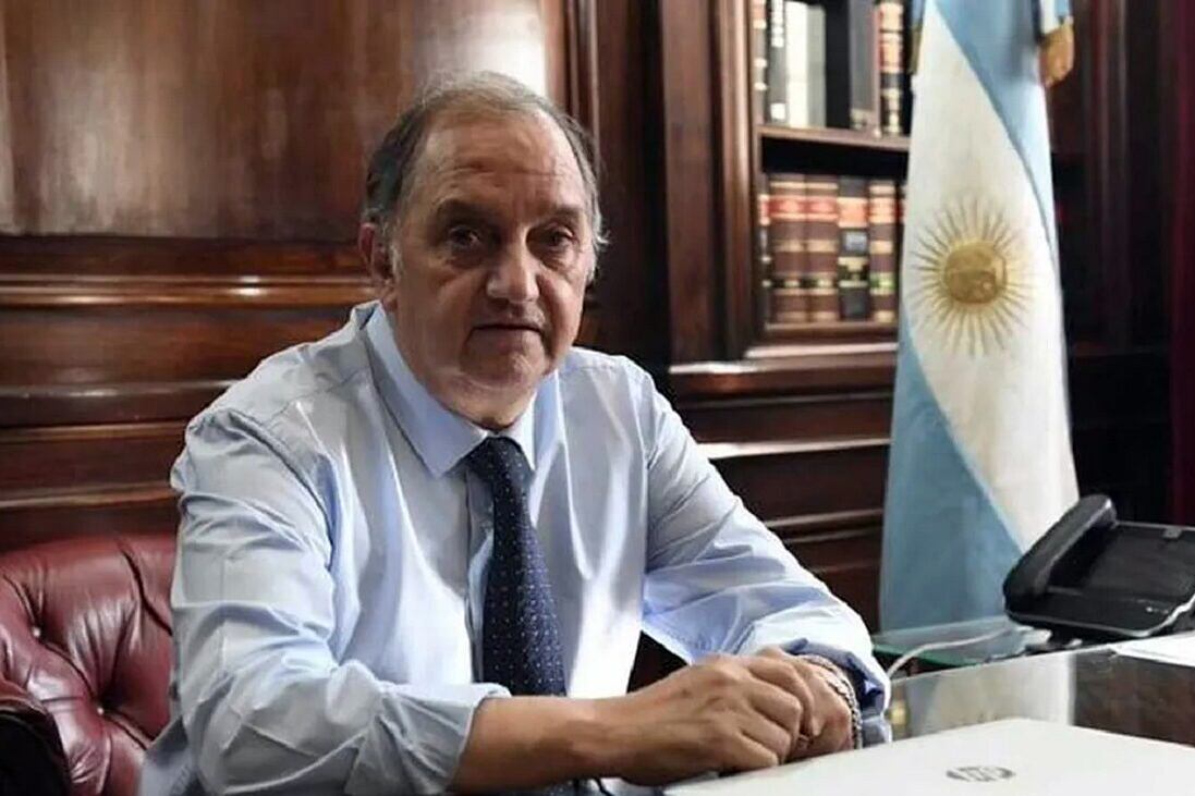 Carlos Linares, senador por Chubut. 