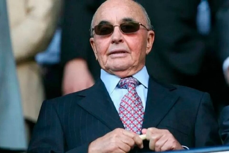 Una de las empresas de Lewis fue condenada a pagar 50 millones de dólares.