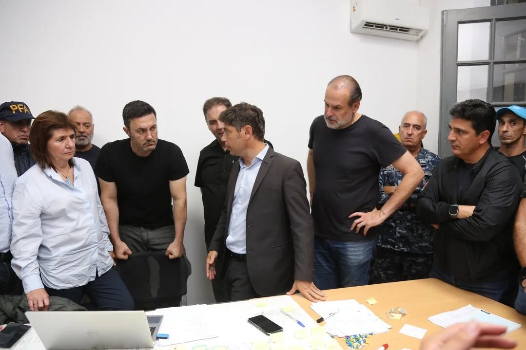 El mandatario provincial subió una serie de fotos en la madrugada de este sábado a su cuenta de X