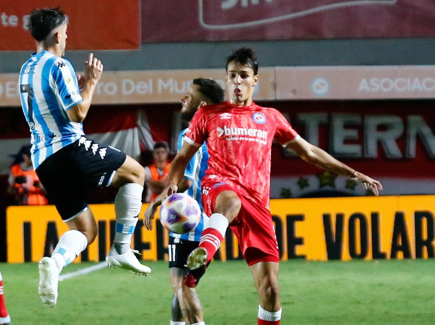 El volante central de Argentinos Federico Redondo