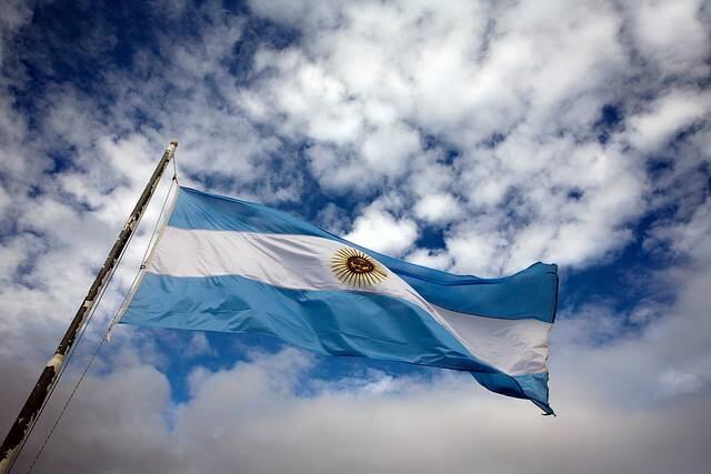 Este símbolo fue diseñado para distinguir a los ejércitos patrios de las tropas realistas