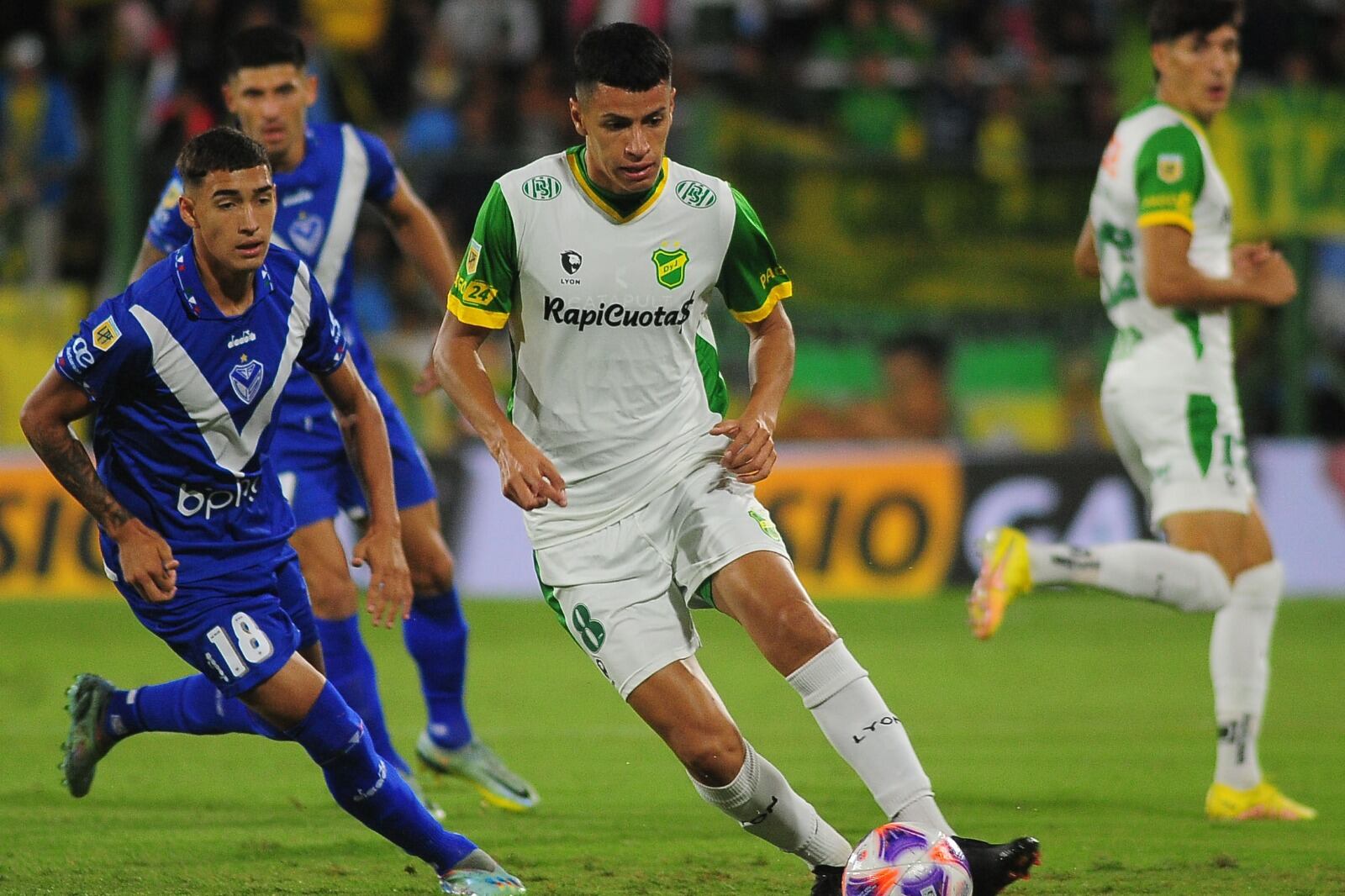 Julián López es seguido por Julián Fernández