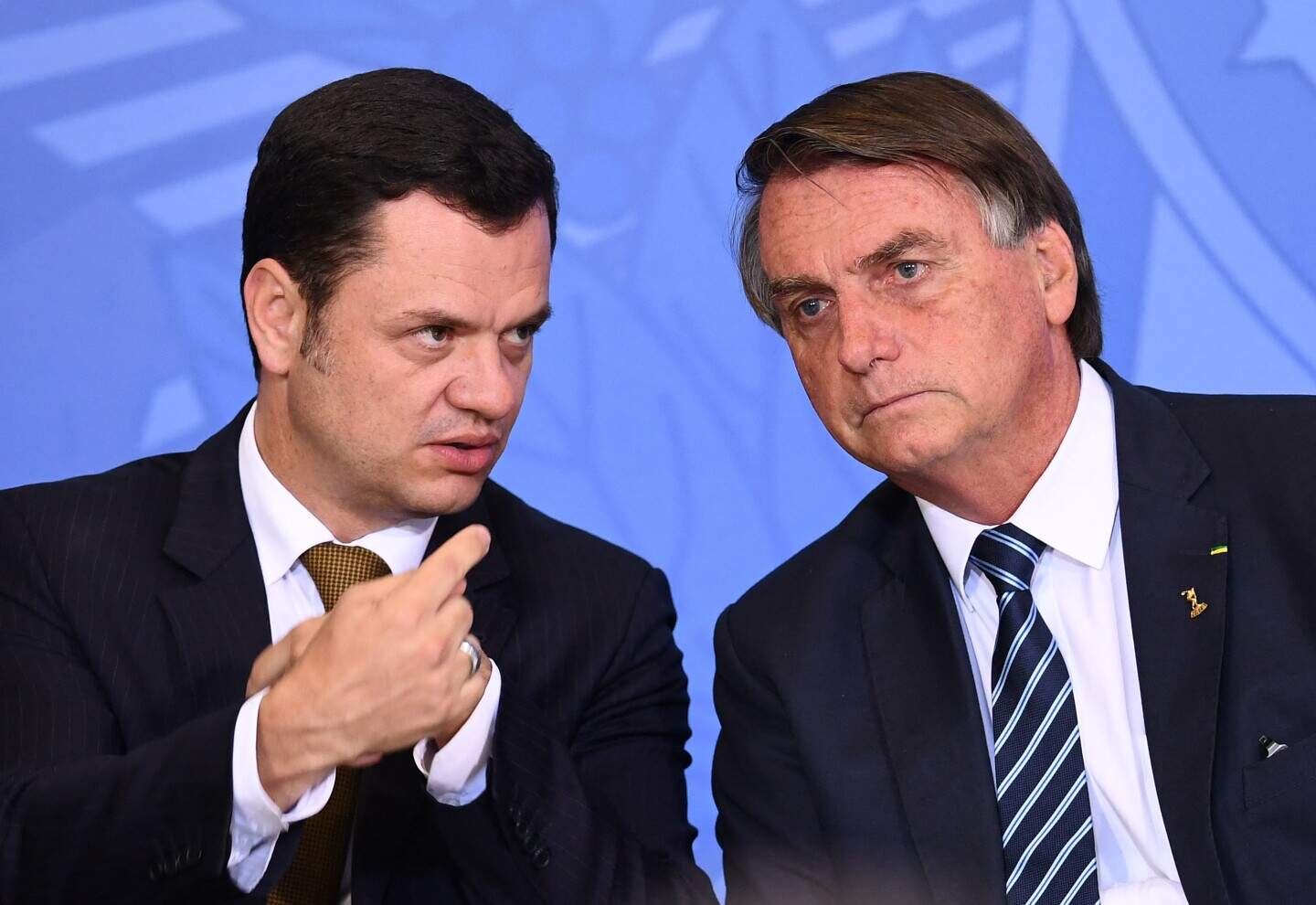 Anderson Torres, detenido ayer, habla con Bolsonaro.