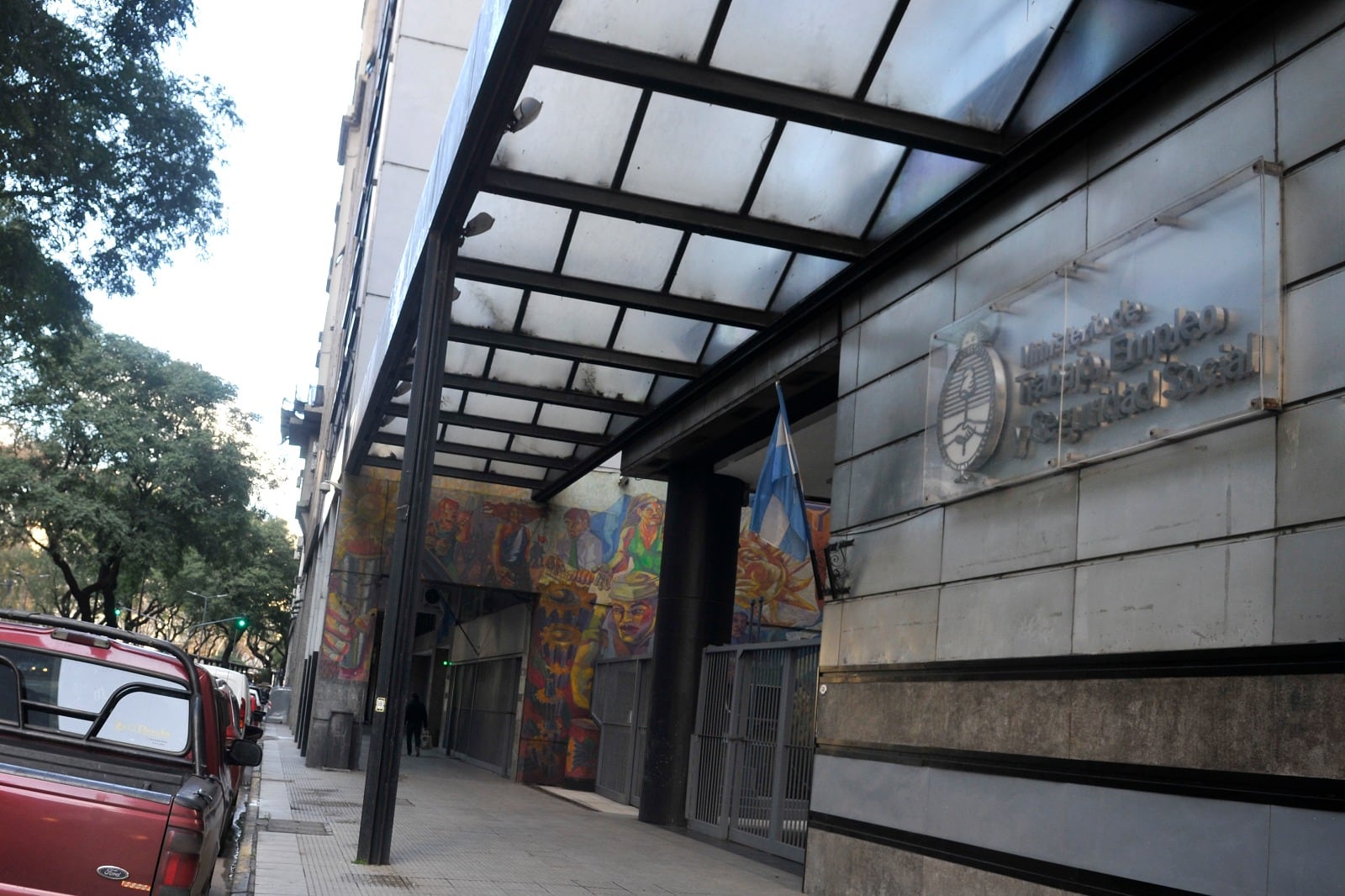 El gobierno es el encargado de convocar e intervenir en caso de que no haya acuerdo entre las partes