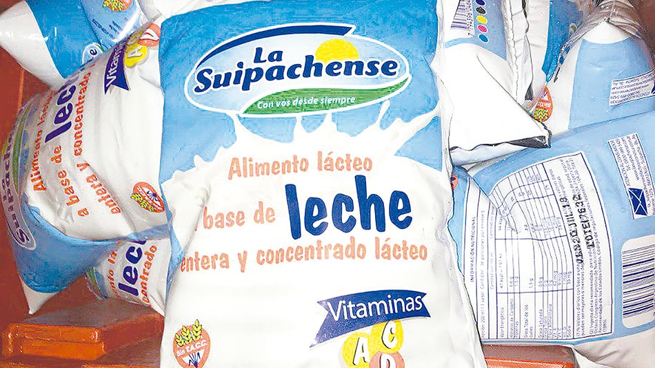 Parece leche y está al lado de la leche, pero no es leche.