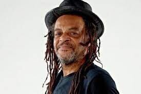 Terence Wilson, conocido como Astro, fue vocalista de la banda británica UB40.