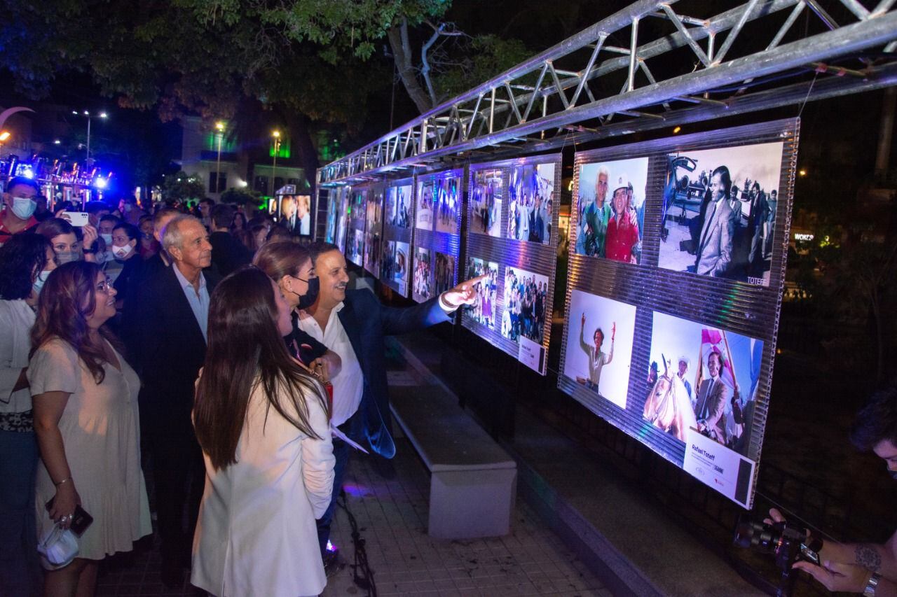 Quintela, Florencia, Zulemita y D’Onofrio en la inauguración.