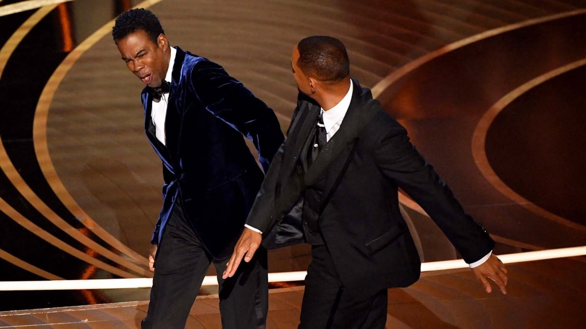 Will Smith golpeó a Chris Rock en marzo de 2022, durante la entrega de los Premios Oscar, por haber bromeado con su esposa. 