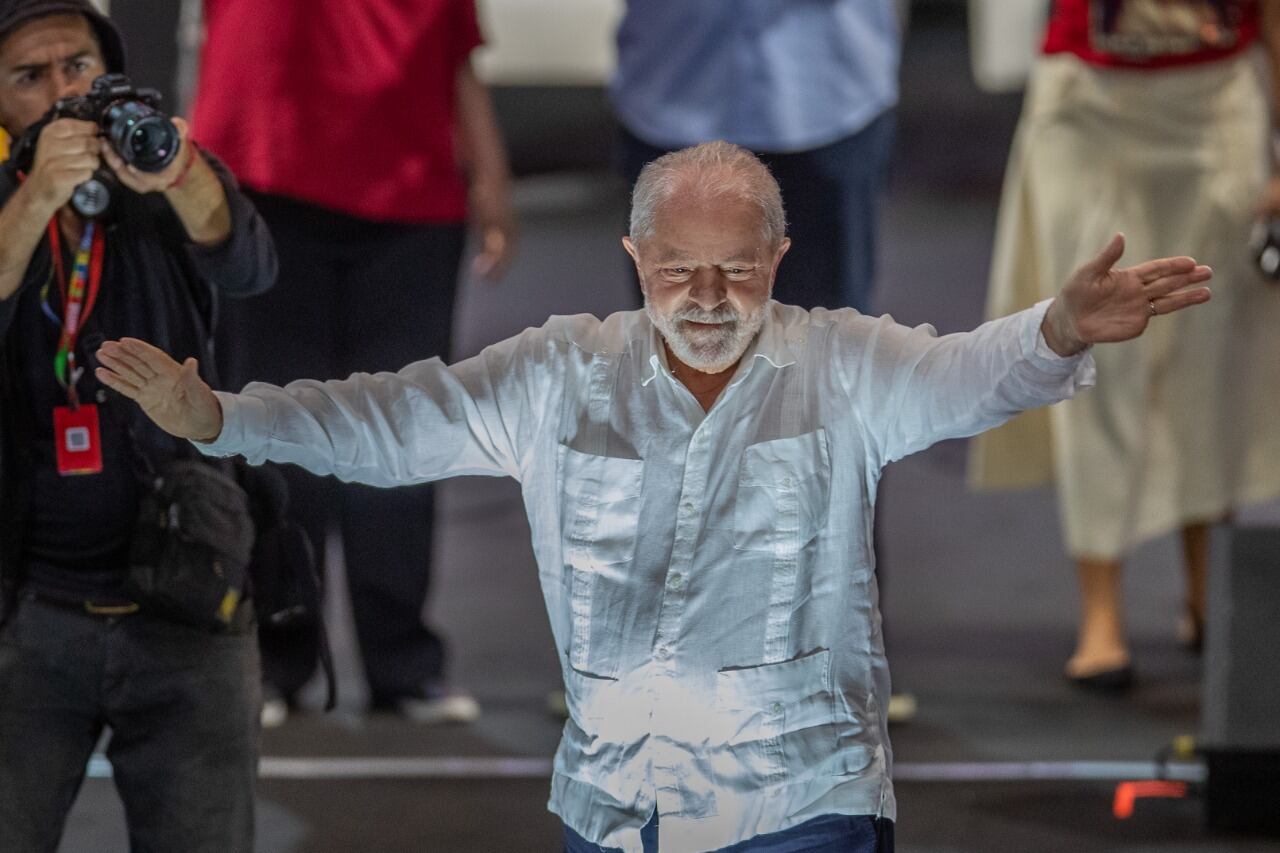 Lula sigue claramente arriba, pero perdió dos puntos de intención de voto.